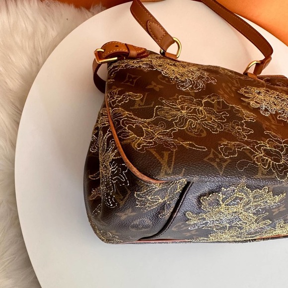 💎✨BEAUTIFUL✨💎 LOUIS VUITTON Monogram Dentelle Batignolles - Picture 12 of 16